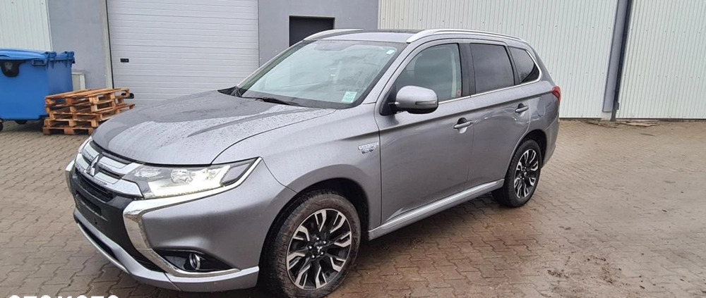 Mitsubishi Outlander cena 98900 przebieg: 63655, rok produkcji 2018 z Gostynin małe 379